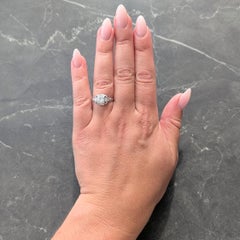 Anello di fidanzamento vintage in platino stile Art Déco con diamanti per un totale di 0,95 carati, motivo a spiga e fiori d’arancio