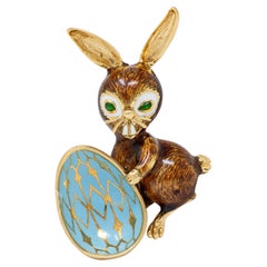 1960's Enamel 18 Karat Yellow Gold Vintage Festive Easter Bunny Brooch