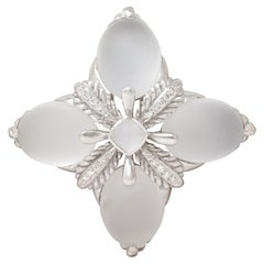 Judith Ripka Diamond Moonstone 18 Karat White Gold Quatrefoil Brooch