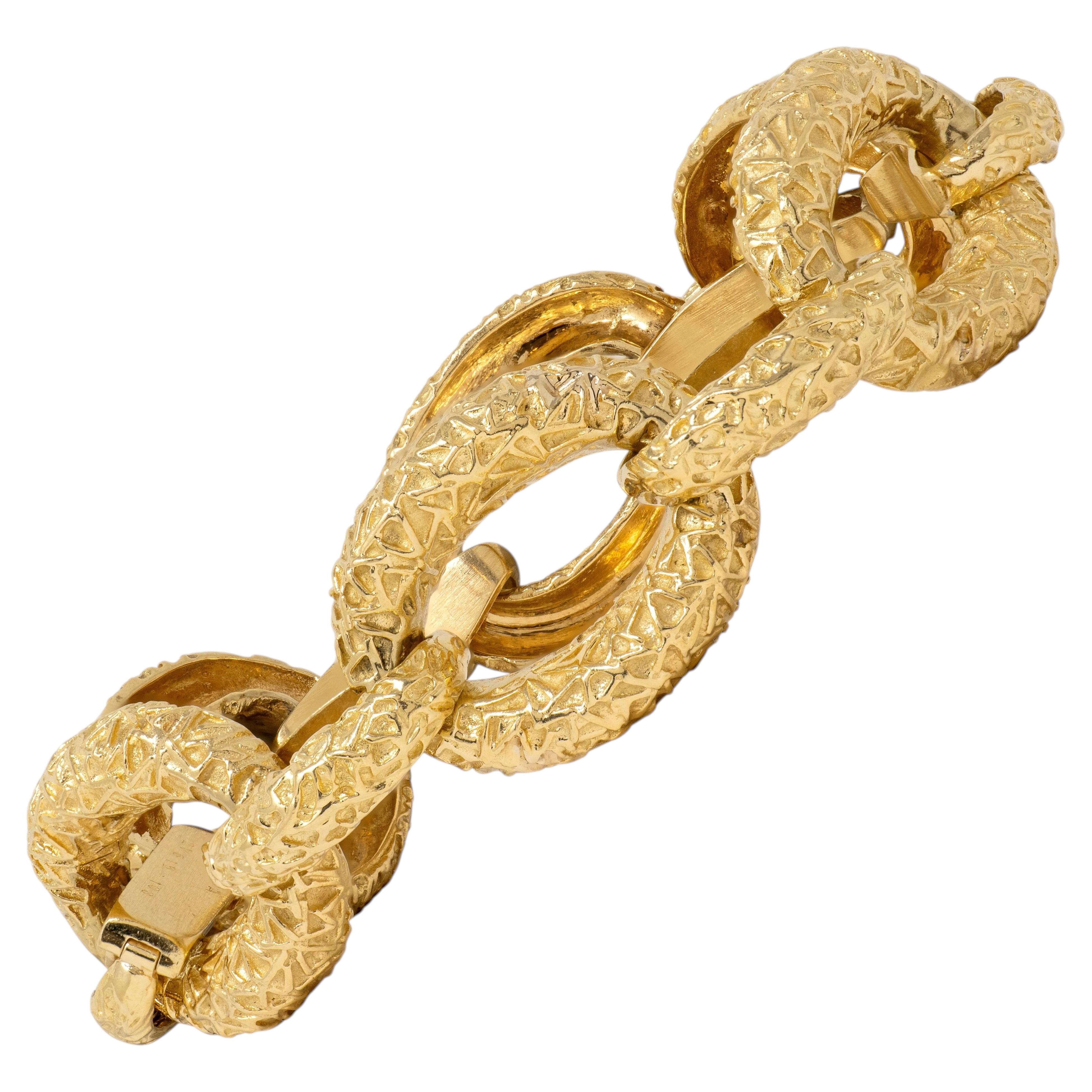 Van Cleef & Arpels 1970's 18 Karat Yellow Gold Vintage Textured Link Bracelet