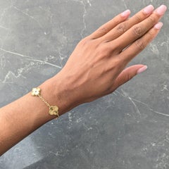 Pulsera «Alhambra Station Link» contemporánea de Van Cleef & Arpels de 2020, en oro de 18 quilates