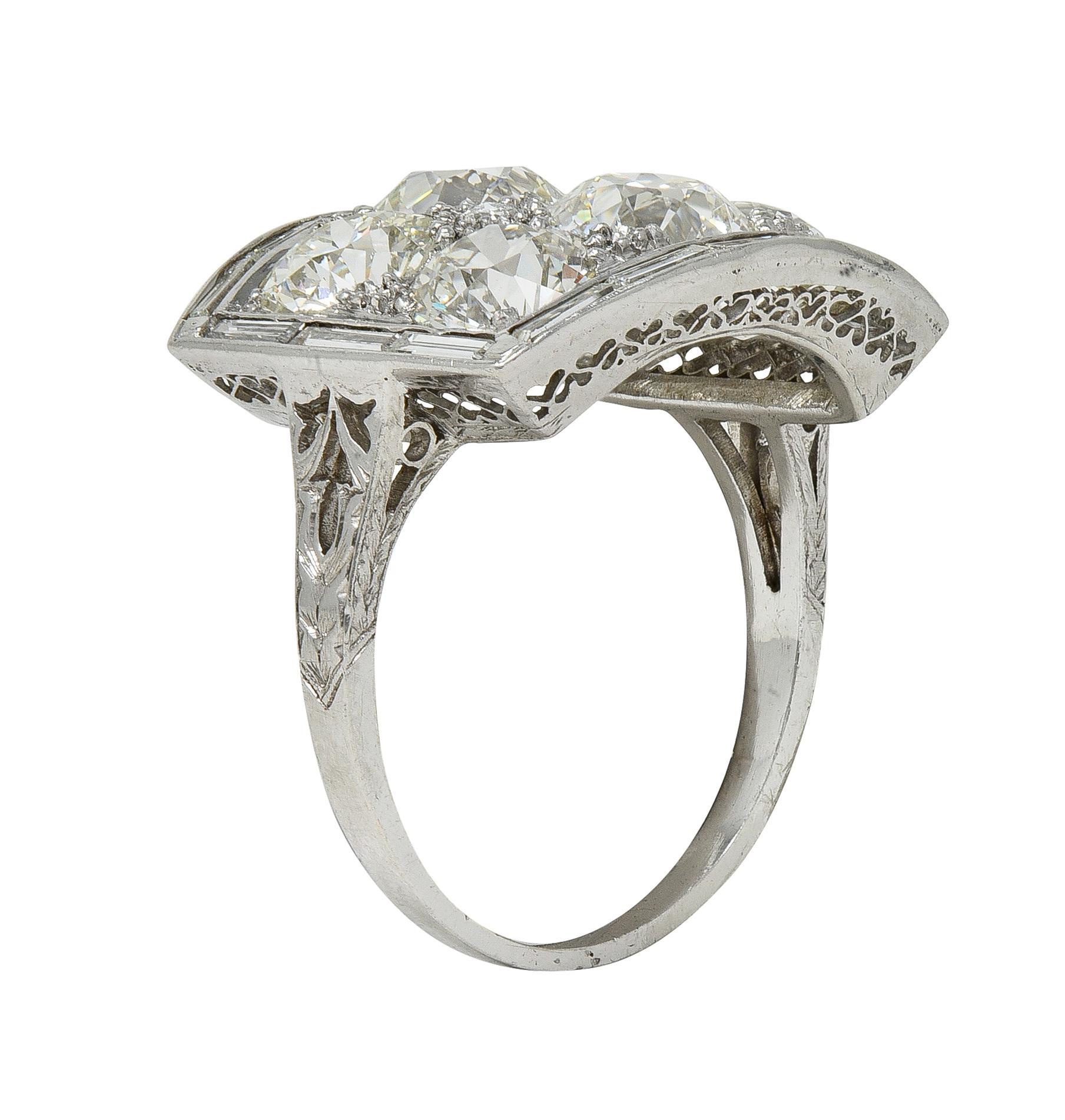 Art Déco Anello a cuore antico in platino con diamante antico taglio europeo 9,00 CTW in vendita
