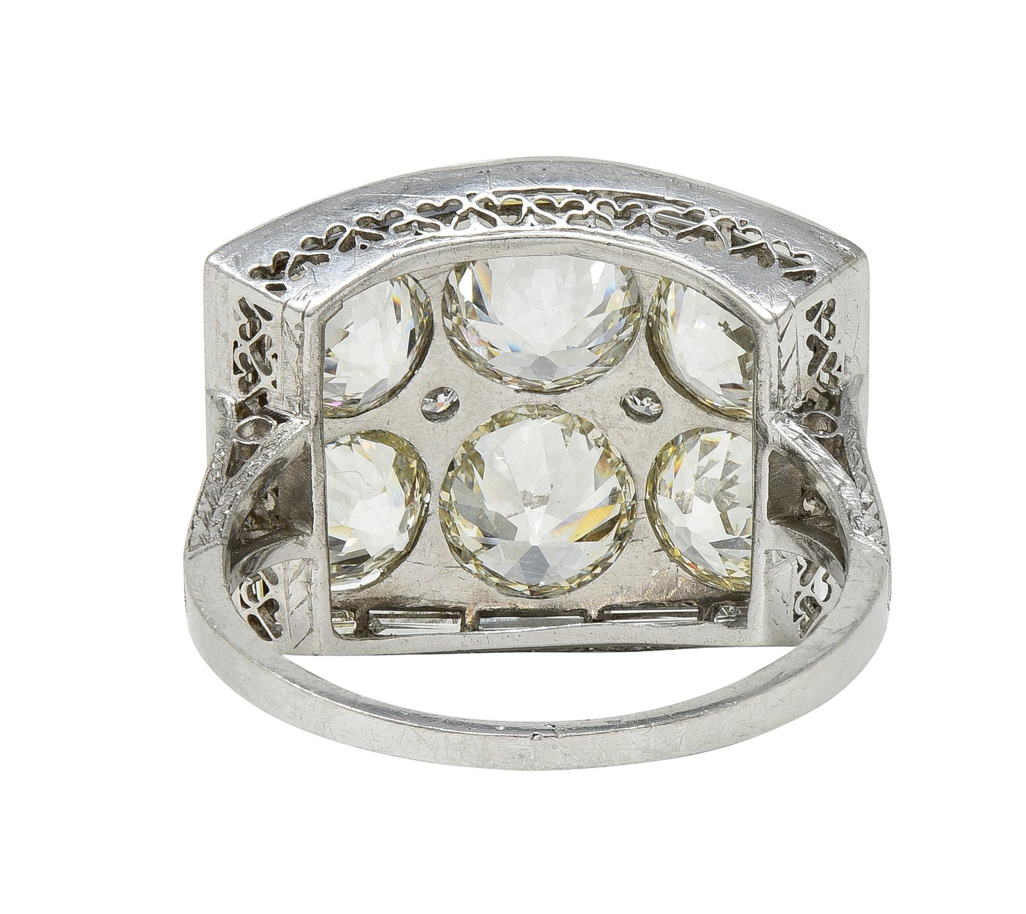 Donna Anello a cuore antico in platino con diamante antico taglio europeo 9,00 CTW in vendita