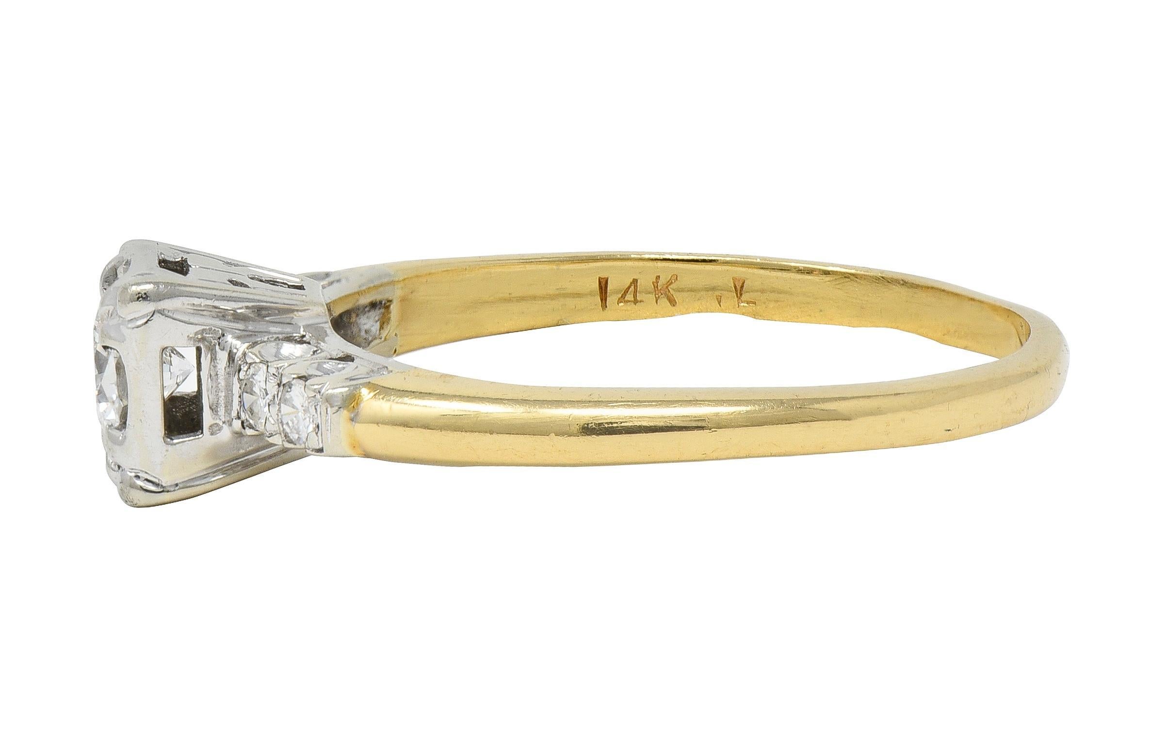 Taille ronde Retro 0.35 CTW Transitional Cut Diamond Bague de fiançailles vintage en or 14 carats en vente