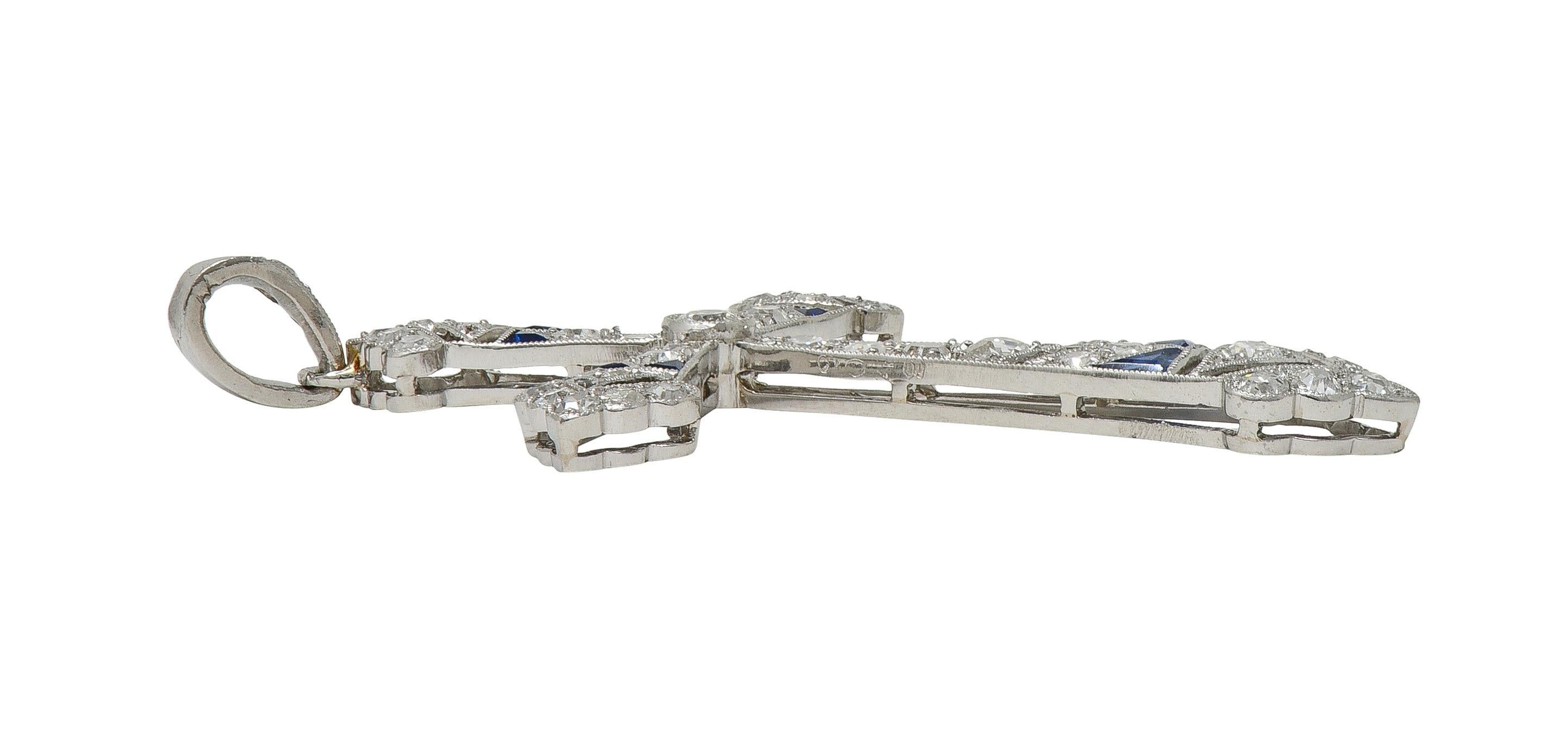 Ciondolo a croce vintage in platino con diamante e zaffiro, in stile Art Deco francese. In condizioni ottime in vendita a Philadelphia, PA
