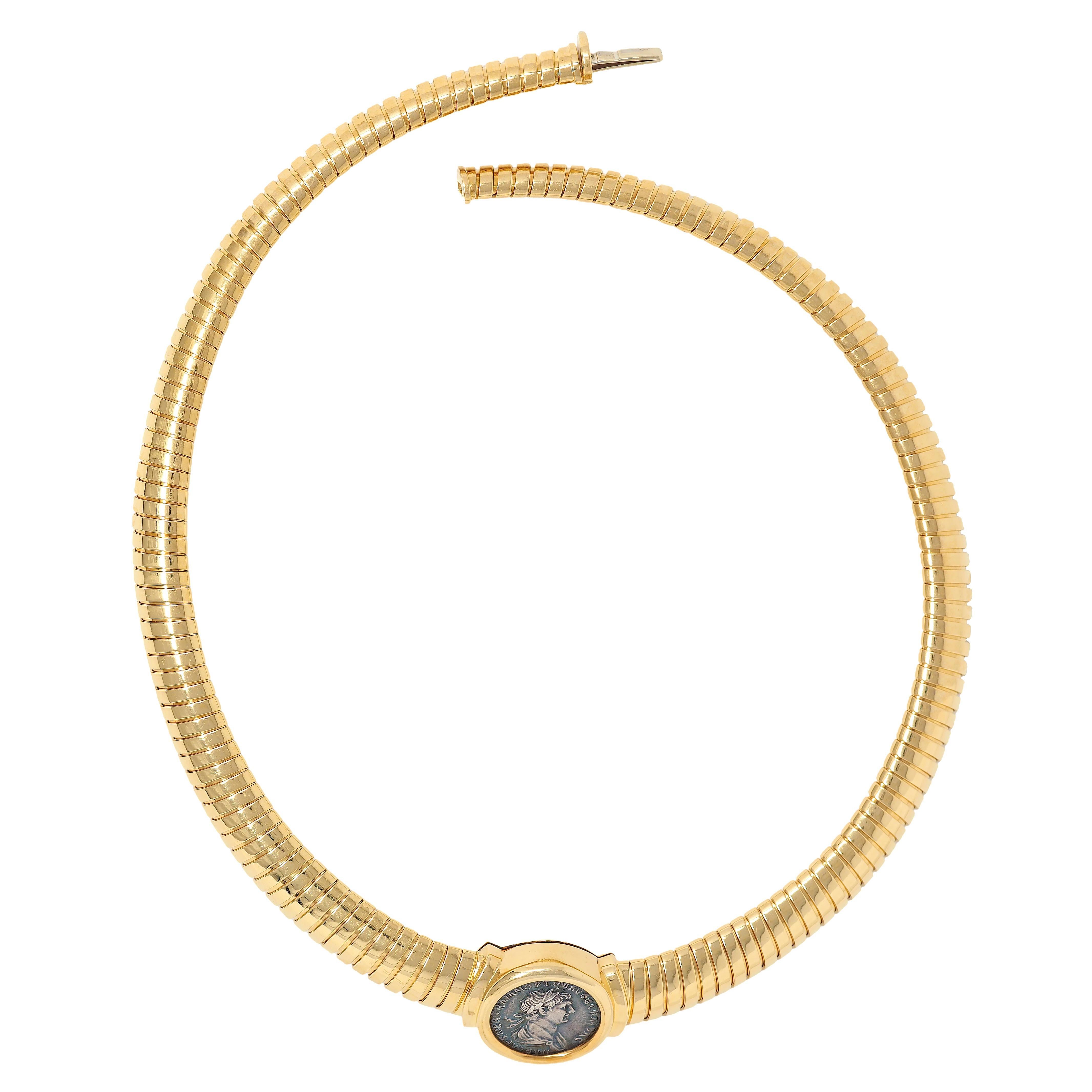 Bulgari 1980's Or jaune 18K Vintage Roman Trajan Coin Monet Tubogas Collier Excellent état - En vente à Philadelphia, PA
