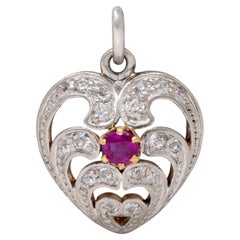 Antiker Herz-Anhänger aus 18-karätigem Gelbgold mit Rubin und Diamanten im edwardianischen Stil, mit Platin-Beschichtung