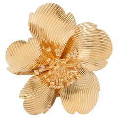 1960's 14 Karat Yellow Gold Vintage Anemone Flower Brooch