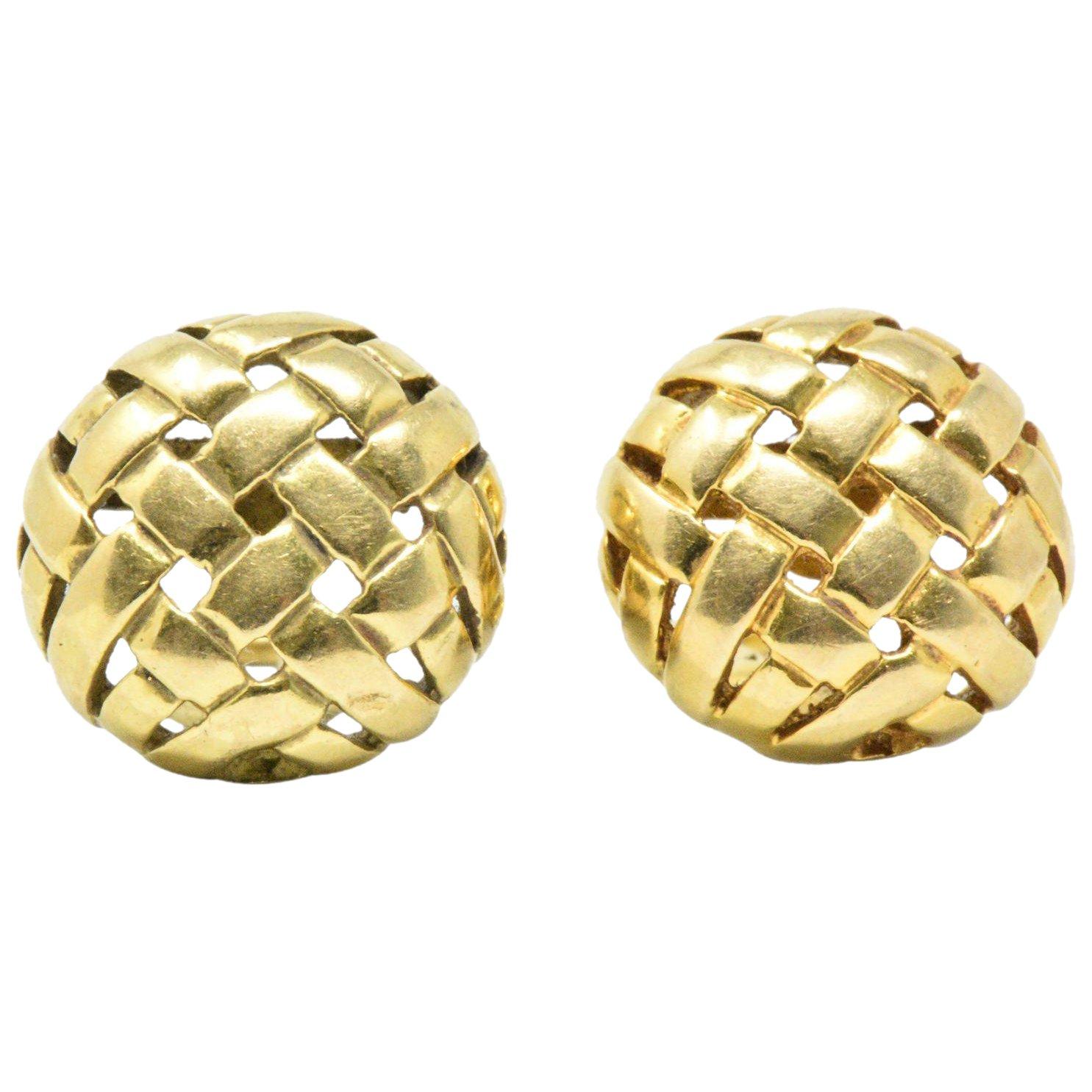 Pair of Tiffany & Co. 18 Karat Yellow Gold Woven Button Ear-Clips Earrings, 1995 In Good Condition In Philadelphia, PA