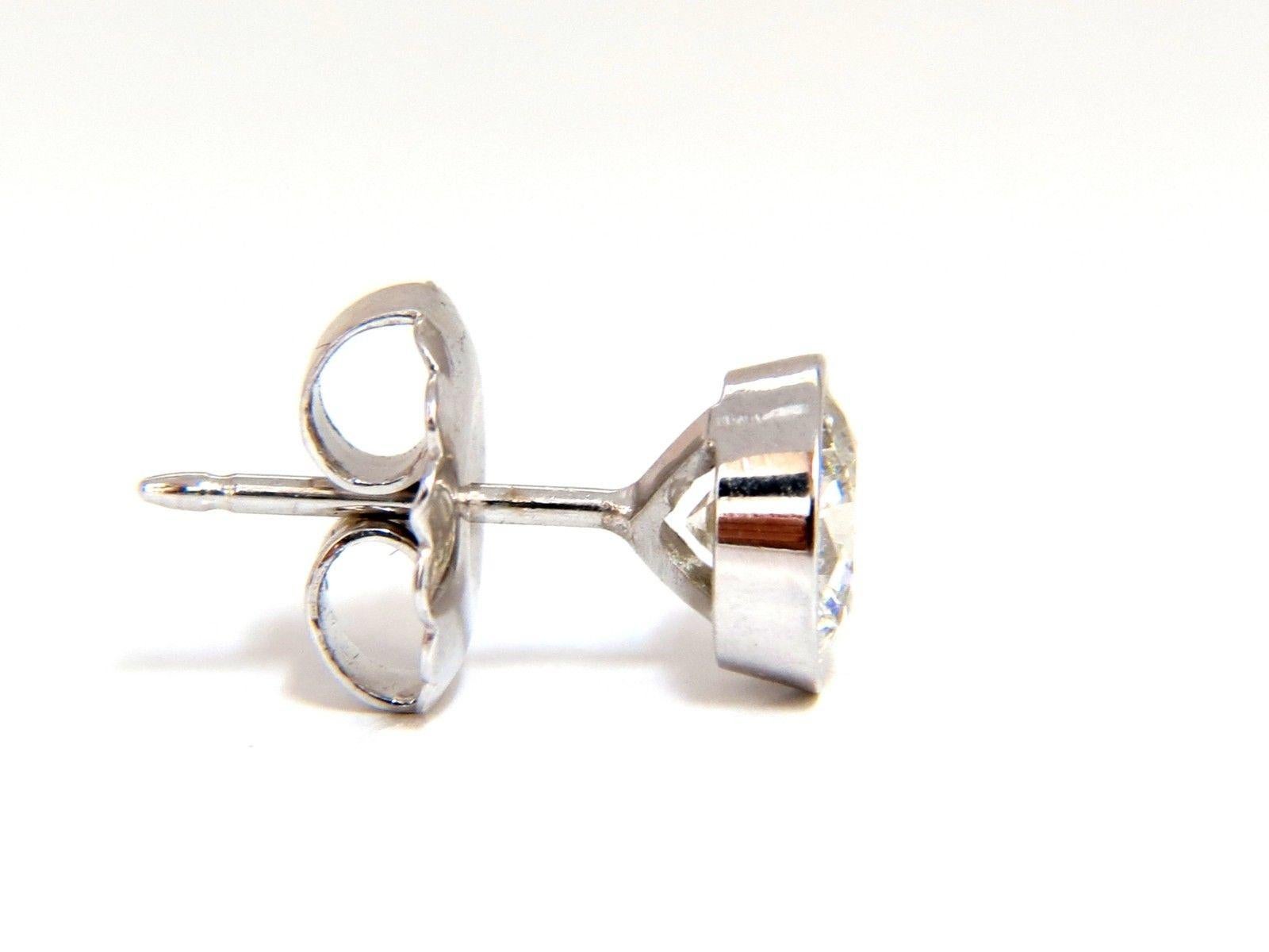 2.06 Carat Natural Round Diamond Stud Ears 14 Karat Flush Unisexe en vente