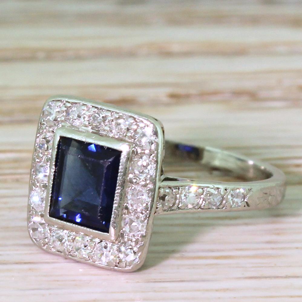 Midcentury 0.95 Carat Sapphire and 0.31 Carat Diamond Cluster Ring 3