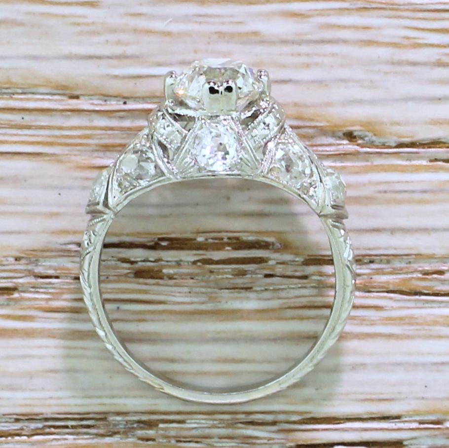 Women's Edwardian 2.51 Carat Old Cut Diamond Platinum Engagement Ring For Sale