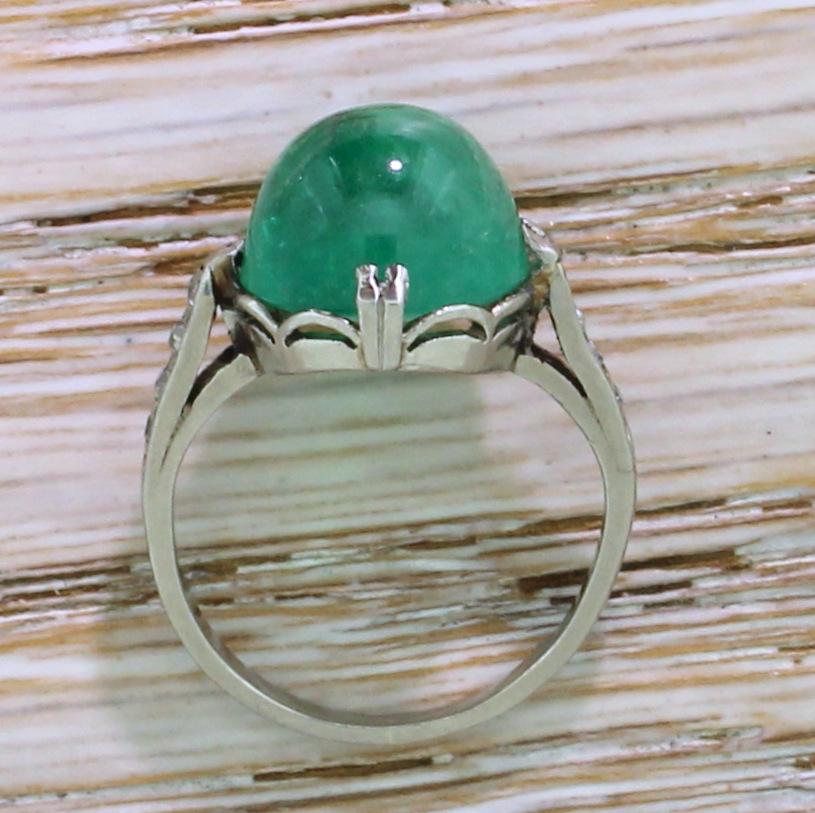 Women's Art Deco 5.69 Carat Colombian Cabochon Emerald Platinum Ring