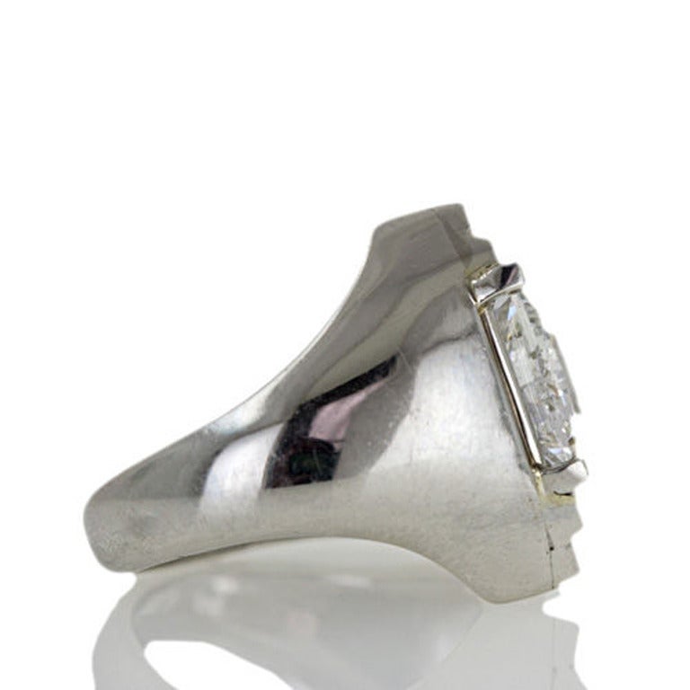 1930s Retro Diamond Platinum Cocktail Ring For Sale 1