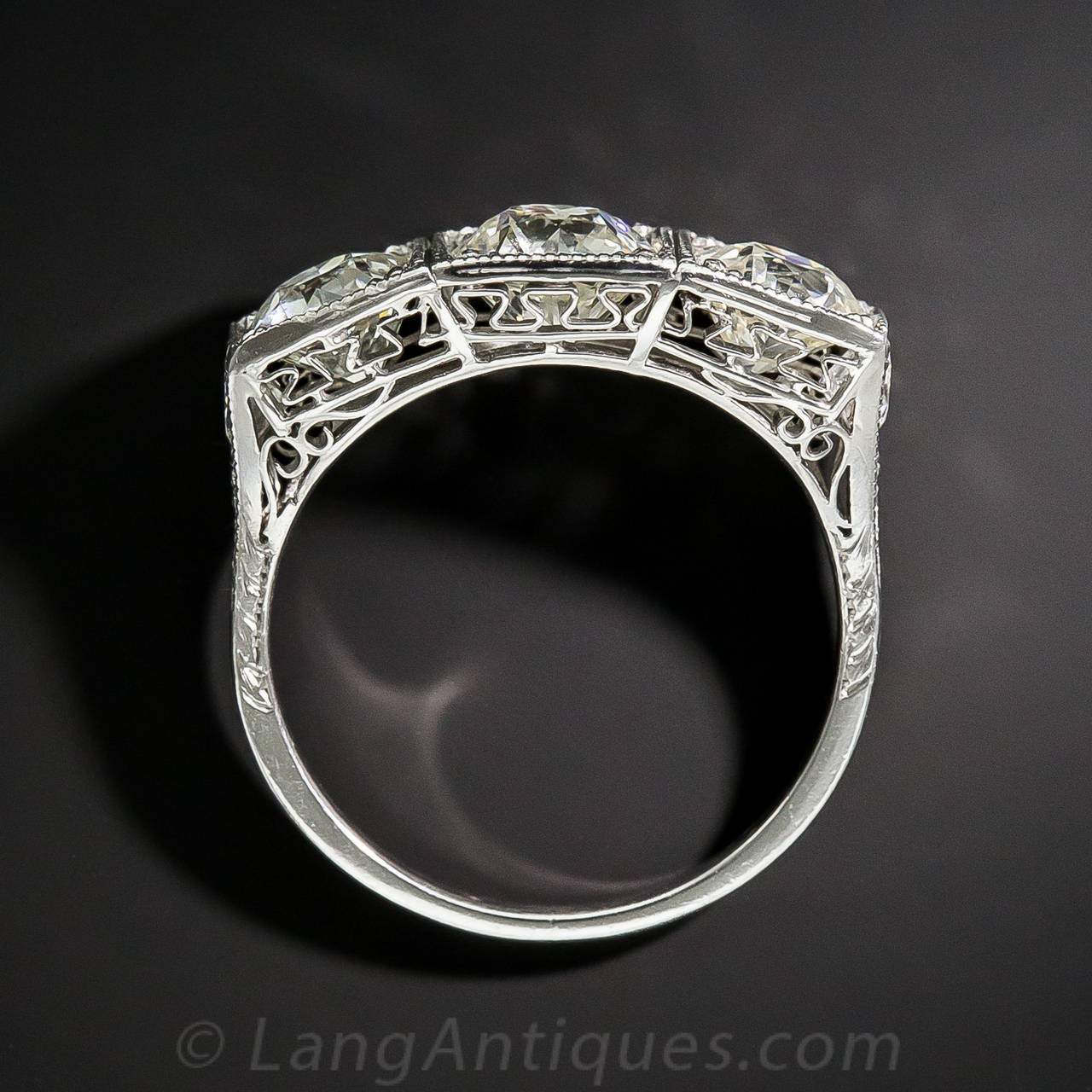 Platinum Three-Stone Art Deco Diamond Ring In Excellent Condition For Sale In San Francisco, CA