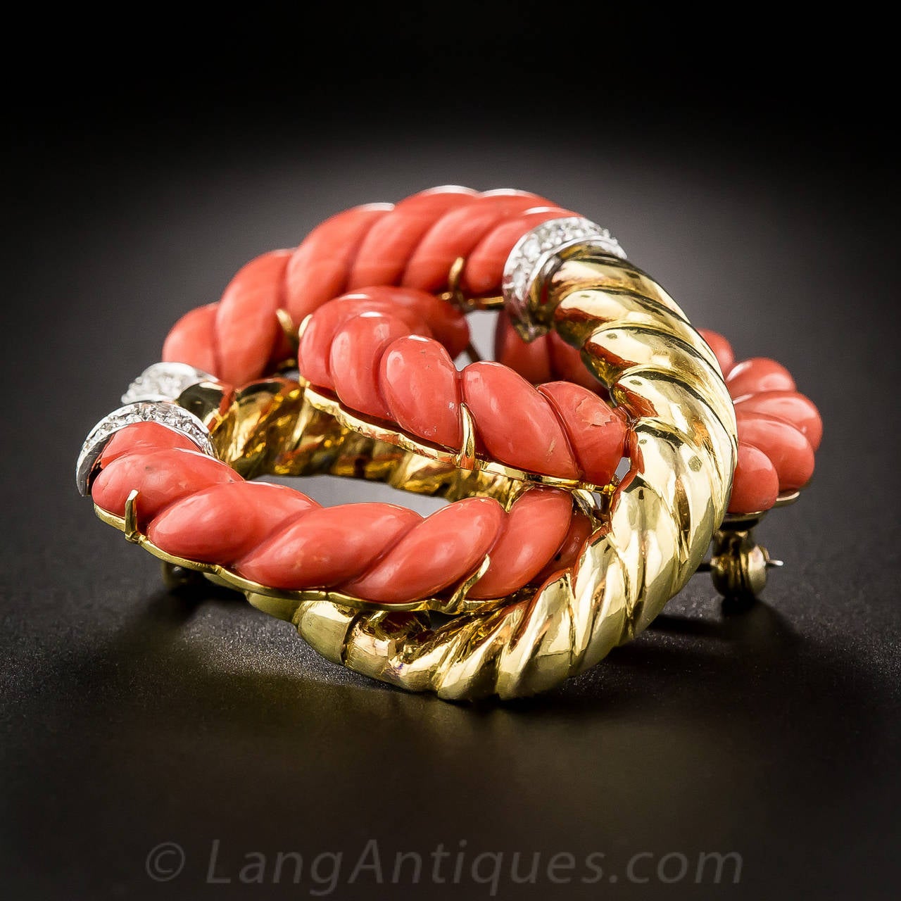 Coral Diamond Gold Knot Brooch In Excellent Condition For Sale In San Francisco, CA
