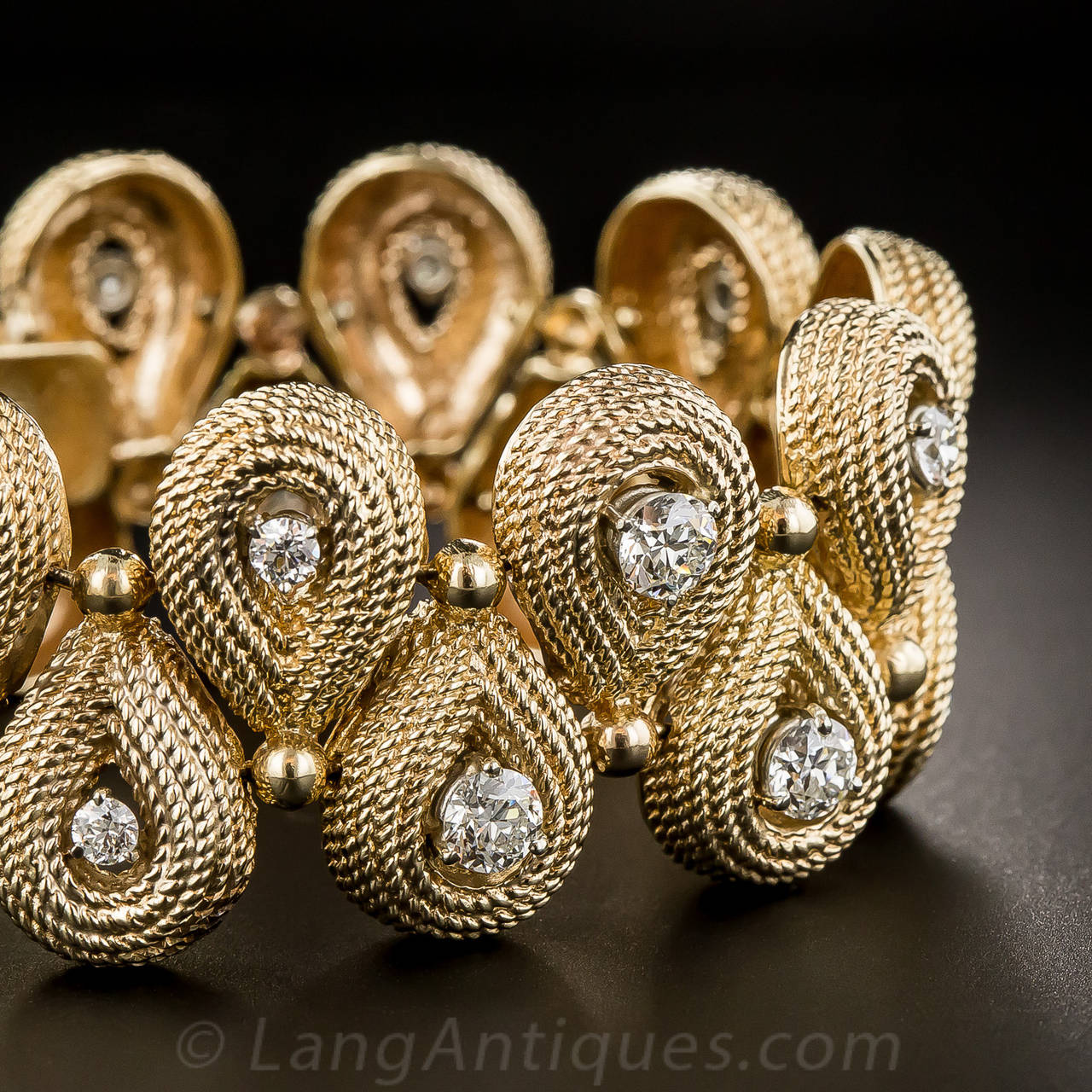 Diamond Gold Pear-Shaped Link Bracelet For Sale 1