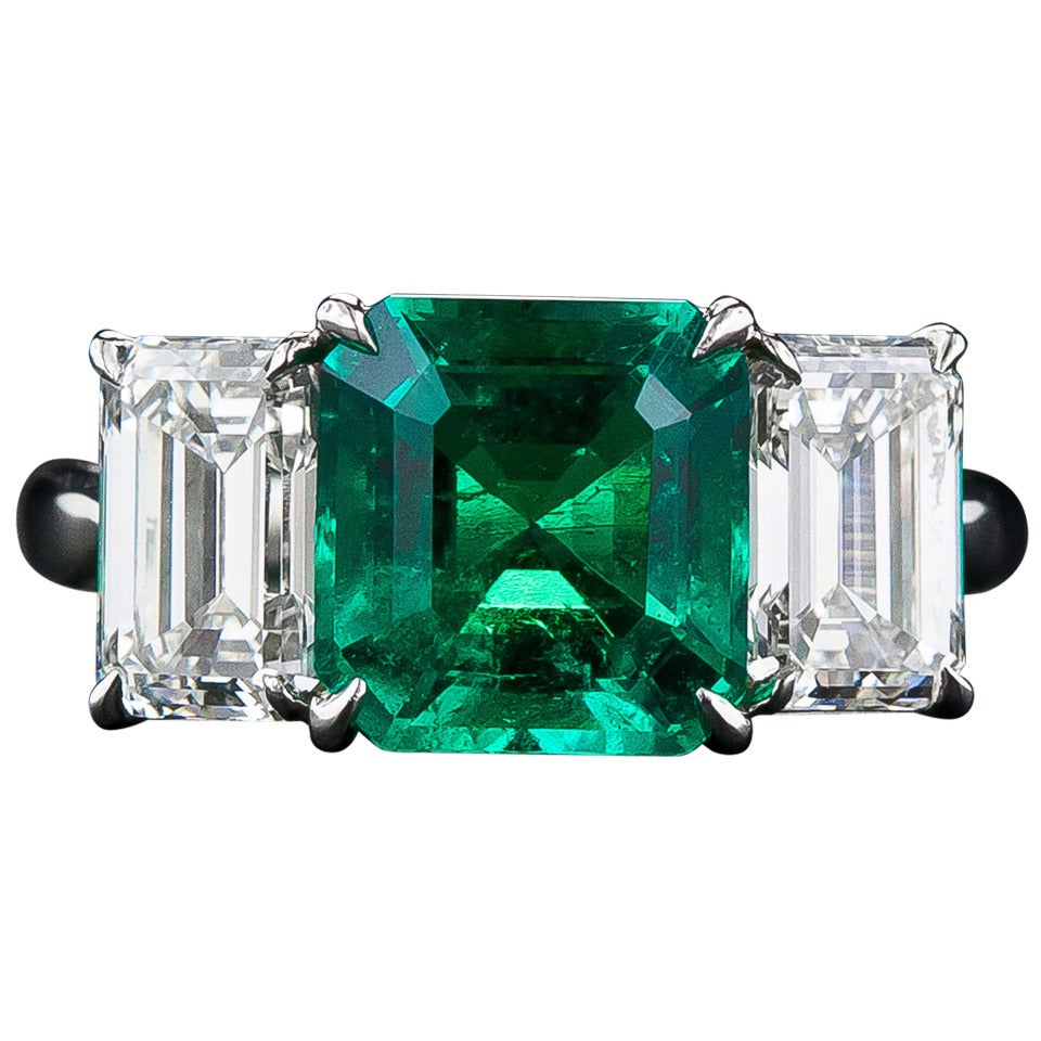 Fine 2.75 Carat Emerald Diamond Platinum Ring