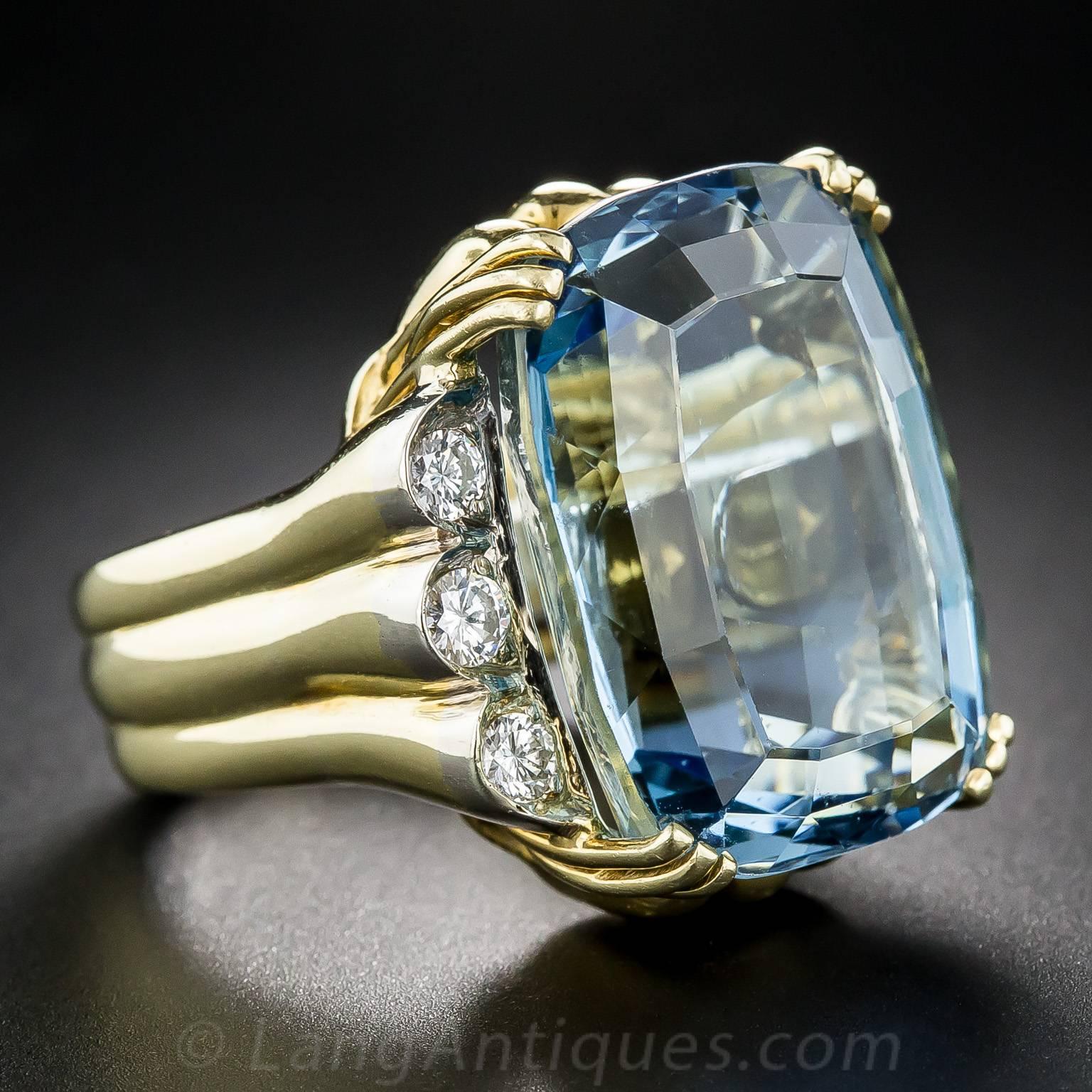 Fine 27 Carat Aquamarine Diamond Gold Ring In Excellent Condition In San Francisco, CA