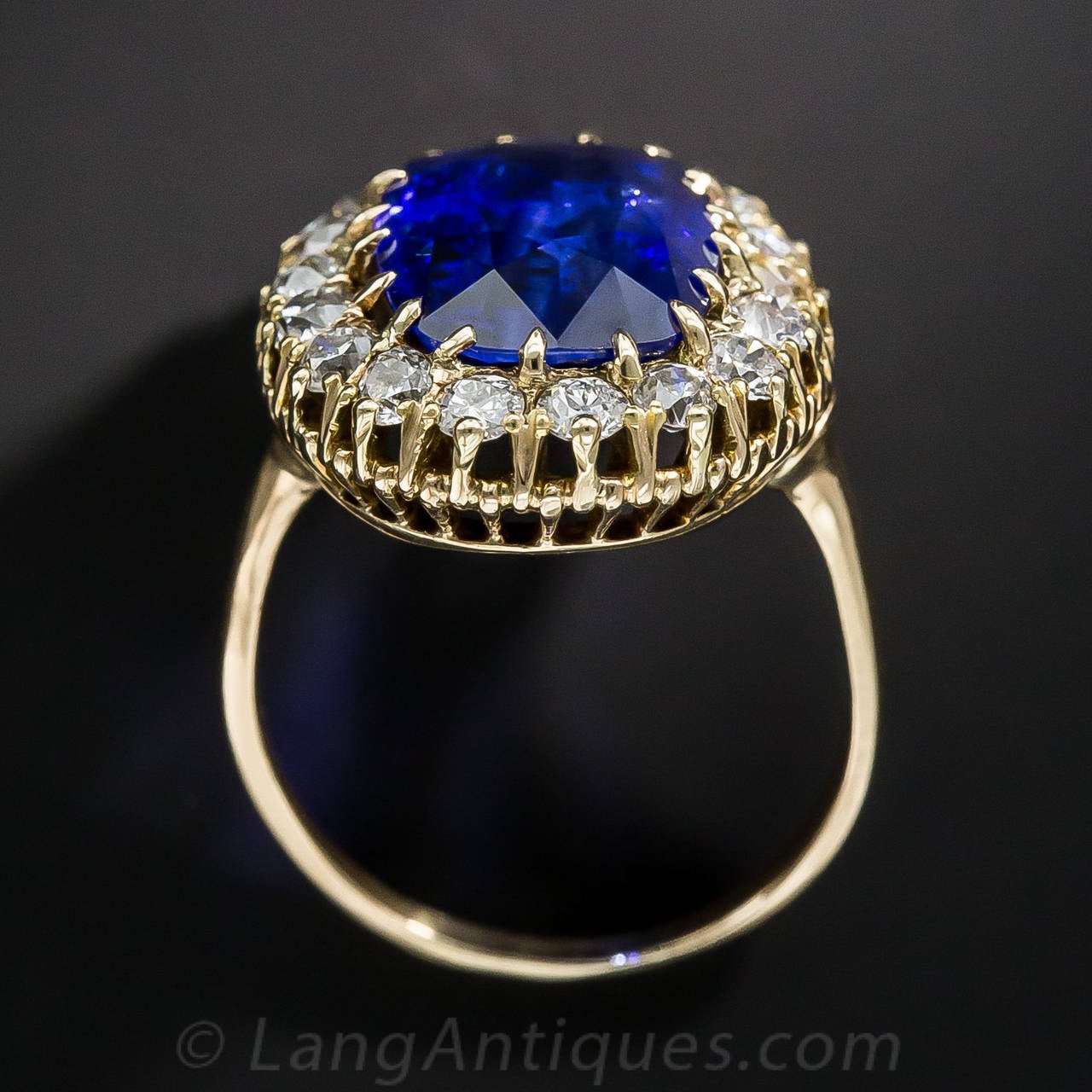 7.68 Carat Sapphire Diamond Antique Cluster Ring For Sale 1