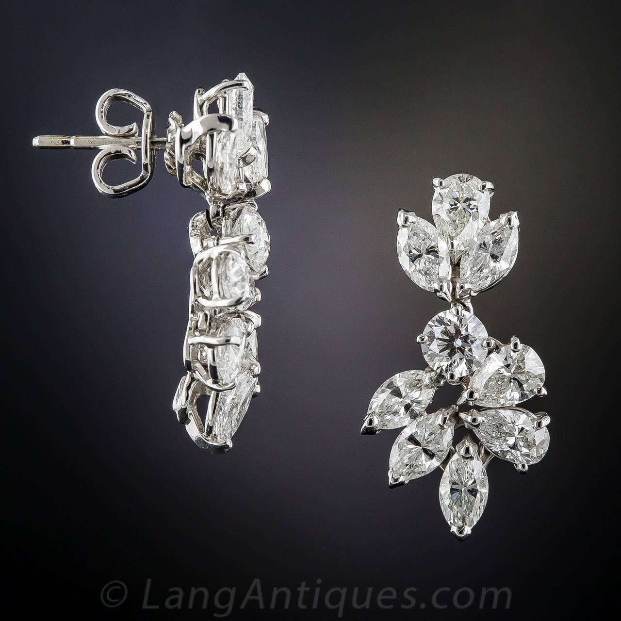 18K White Gold Diamond Cluster Earrings In Excellent Condition For Sale In San Francisco, CA