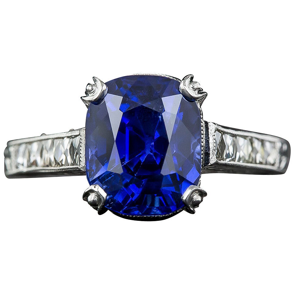 4.90 Burma Natural No-Heat Sapphire Diamond Platinum Ring For Sale