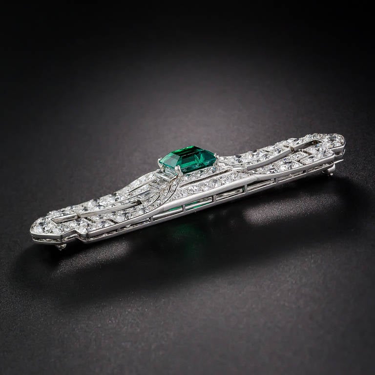 Women's Art Deco Fine Gem Emerald Diamond Platinum Brooch For Sale