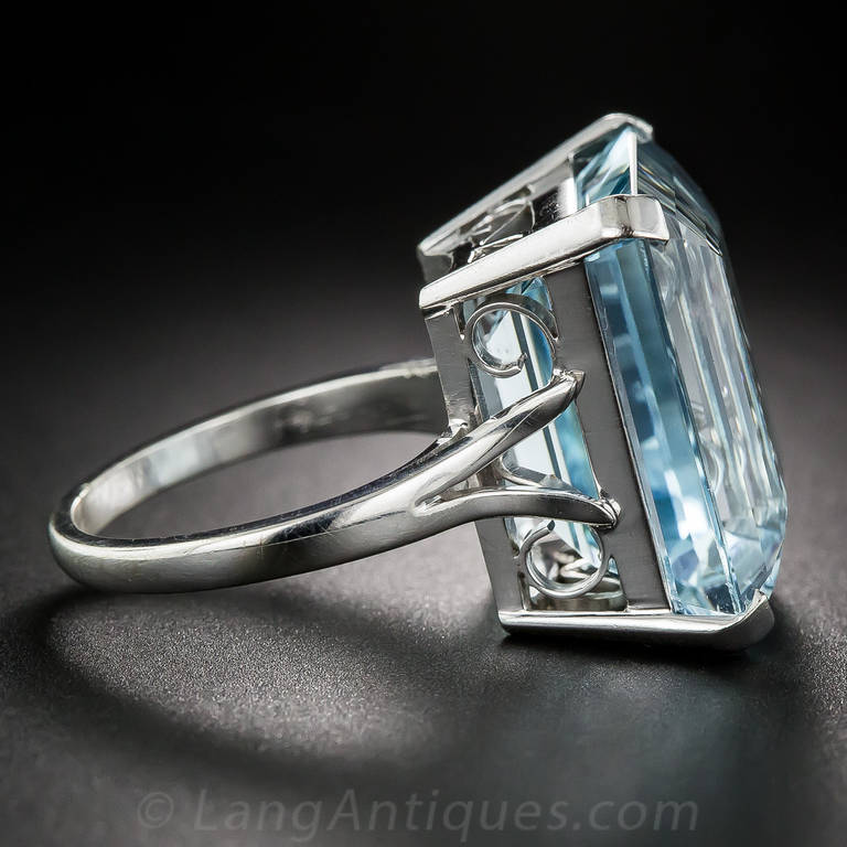 Women's Aquamarine White Gold Cocktail Ring For Sale