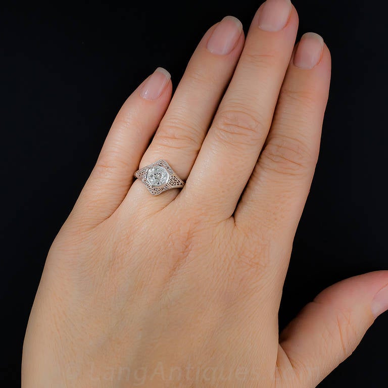 .90 Carat Diamond Platinum Art Deco Engagement Ring For Sale 3