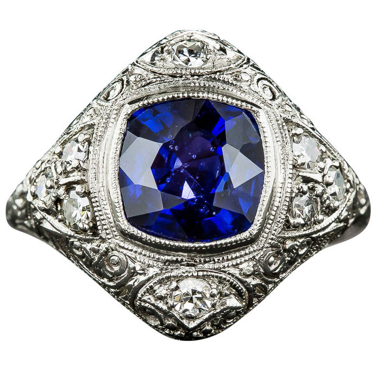 3.00 Carat Sapphire, Platinum and Diamond Edwardian Ring For Sale