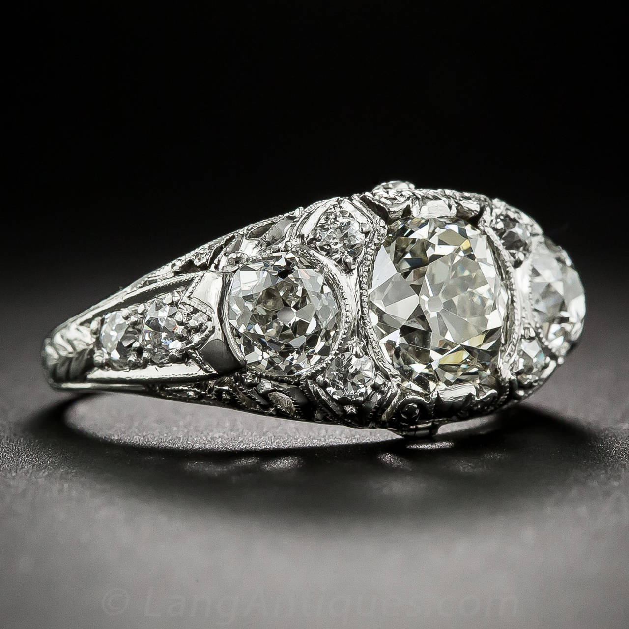 Early Art Deco Diamond Platinum Three-Stone Ring In Excellent Condition For Sale In San Francisco, CA