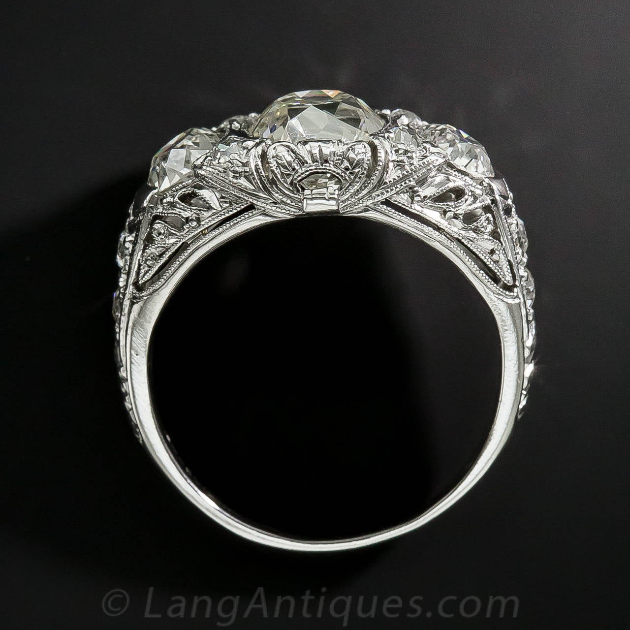 Early Art Deco Diamond Platinum Three-Stone Ring For Sale 1