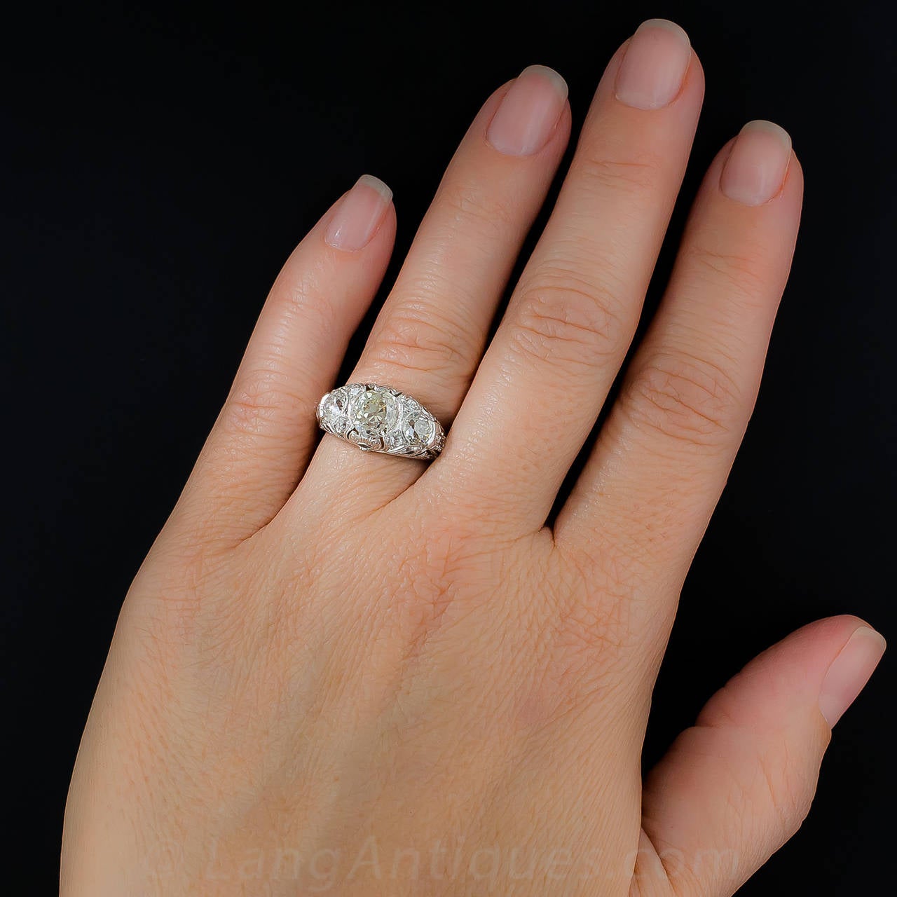 Early Art Deco Diamond Platinum Three-Stone Ring For Sale 2