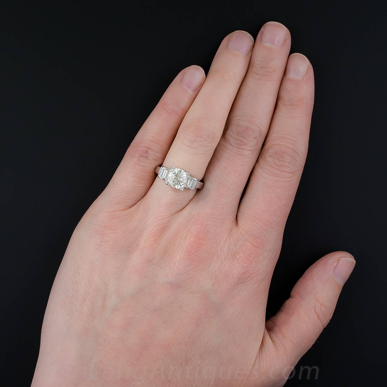 Art Deco 2.50 Carat Diamond Platinum Engagement Ring For Sale 2