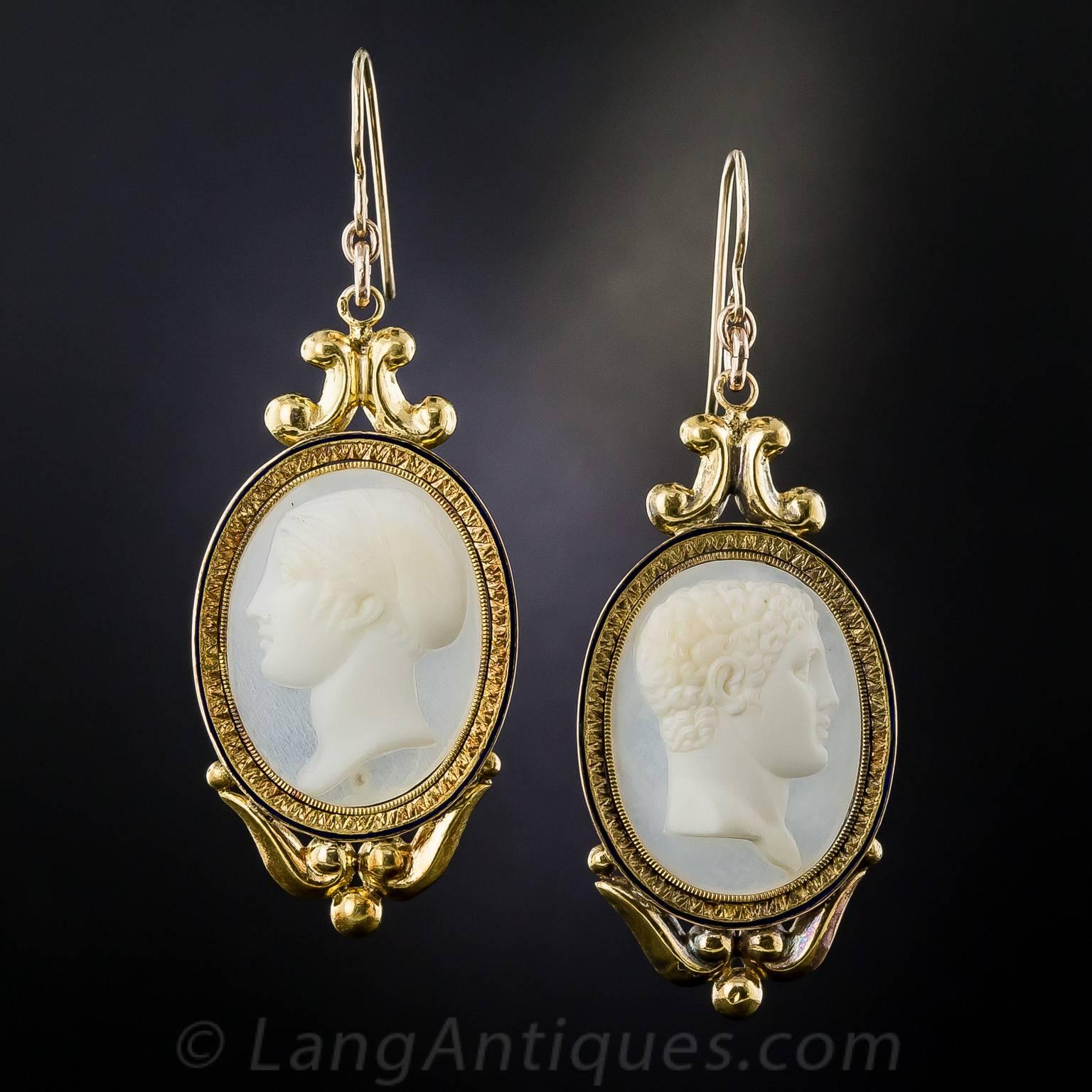 Early Victorian Cameo Necklace and Earring Suite in Fitted Box For Sale 2