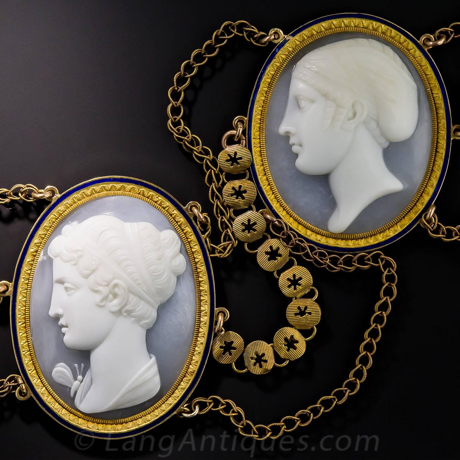 Women's Early Victorian Cameo Necklace and Earring Suite in Fitted Box For Sale