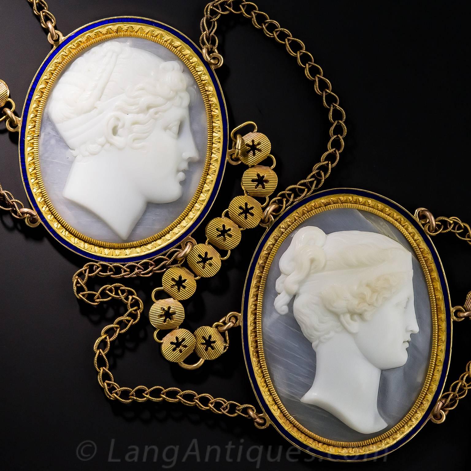 Early Victorian Cameo Necklace and Earring Suite in Fitted Box For Sale 1