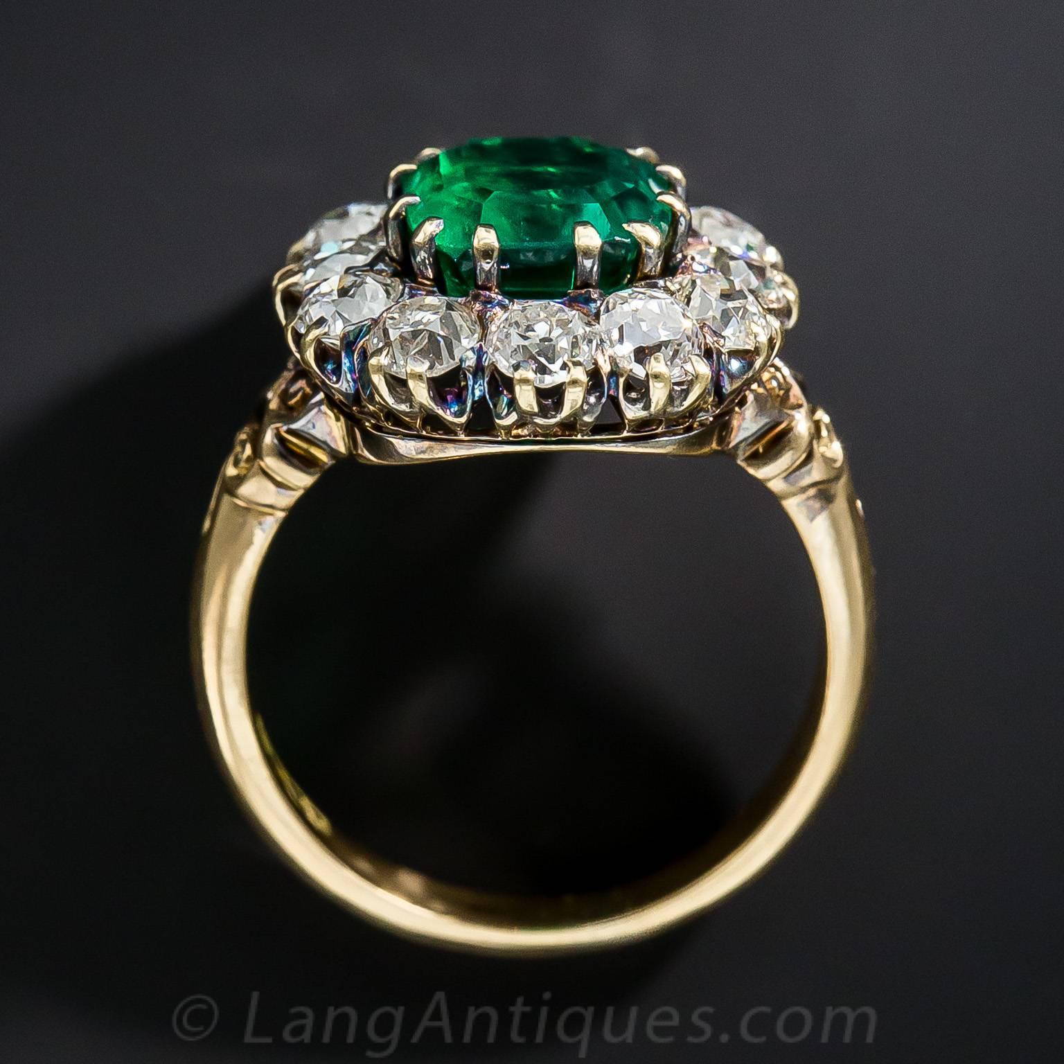 Victorian 2.75 Carat Emerald Diamond Gold Cluster Ring For Sale 1