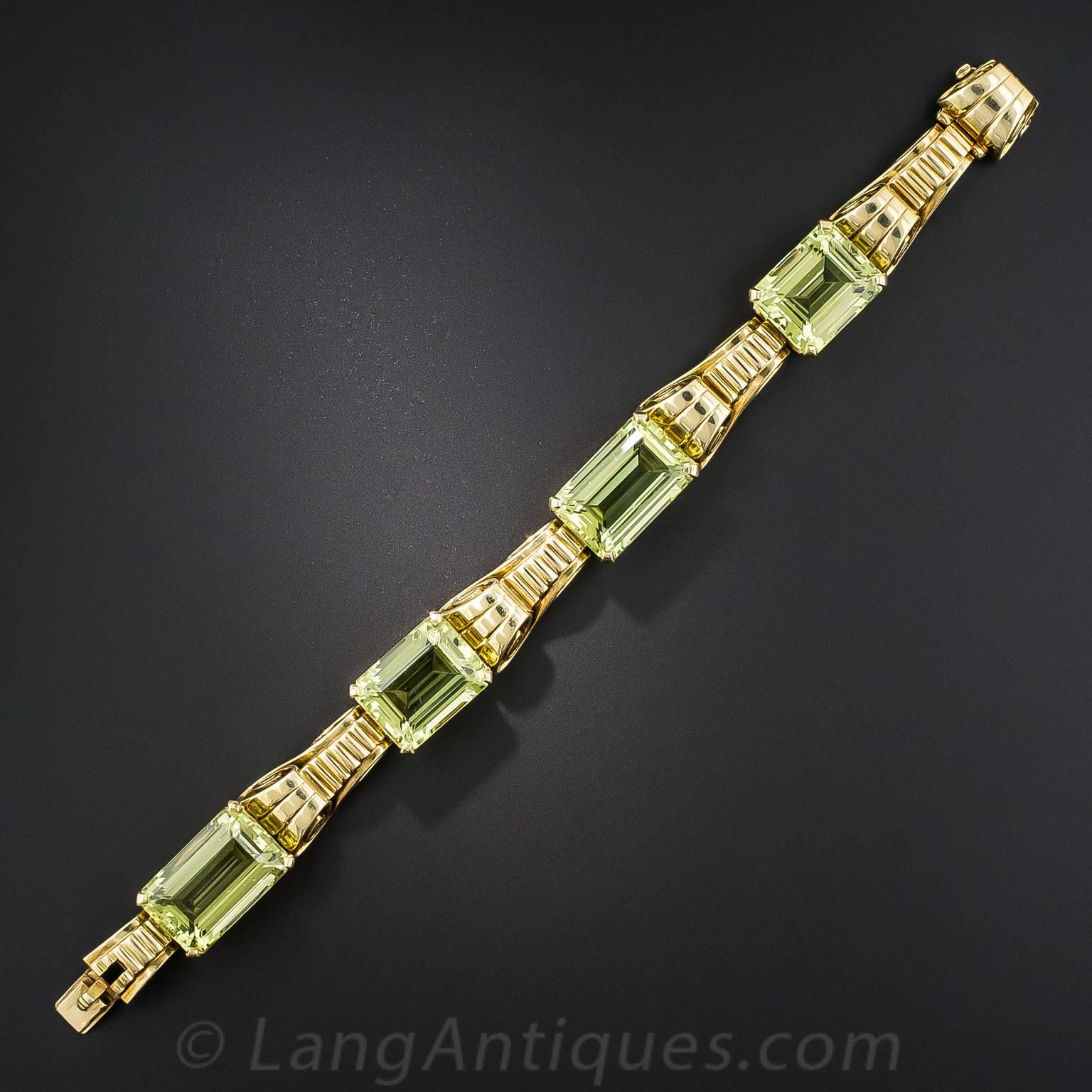 1940s Tiffany & Co. Retro Green Beryl Gold Bracelet In Excellent Condition For Sale In San Francisco, CA
