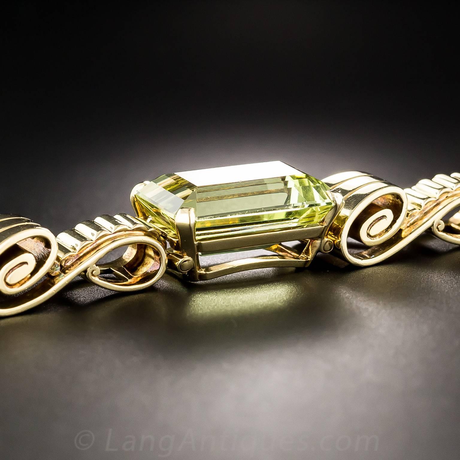 Women's or Men's 1940s Tiffany & Co. Retro Green Beryl Gold Bracelet For Sale