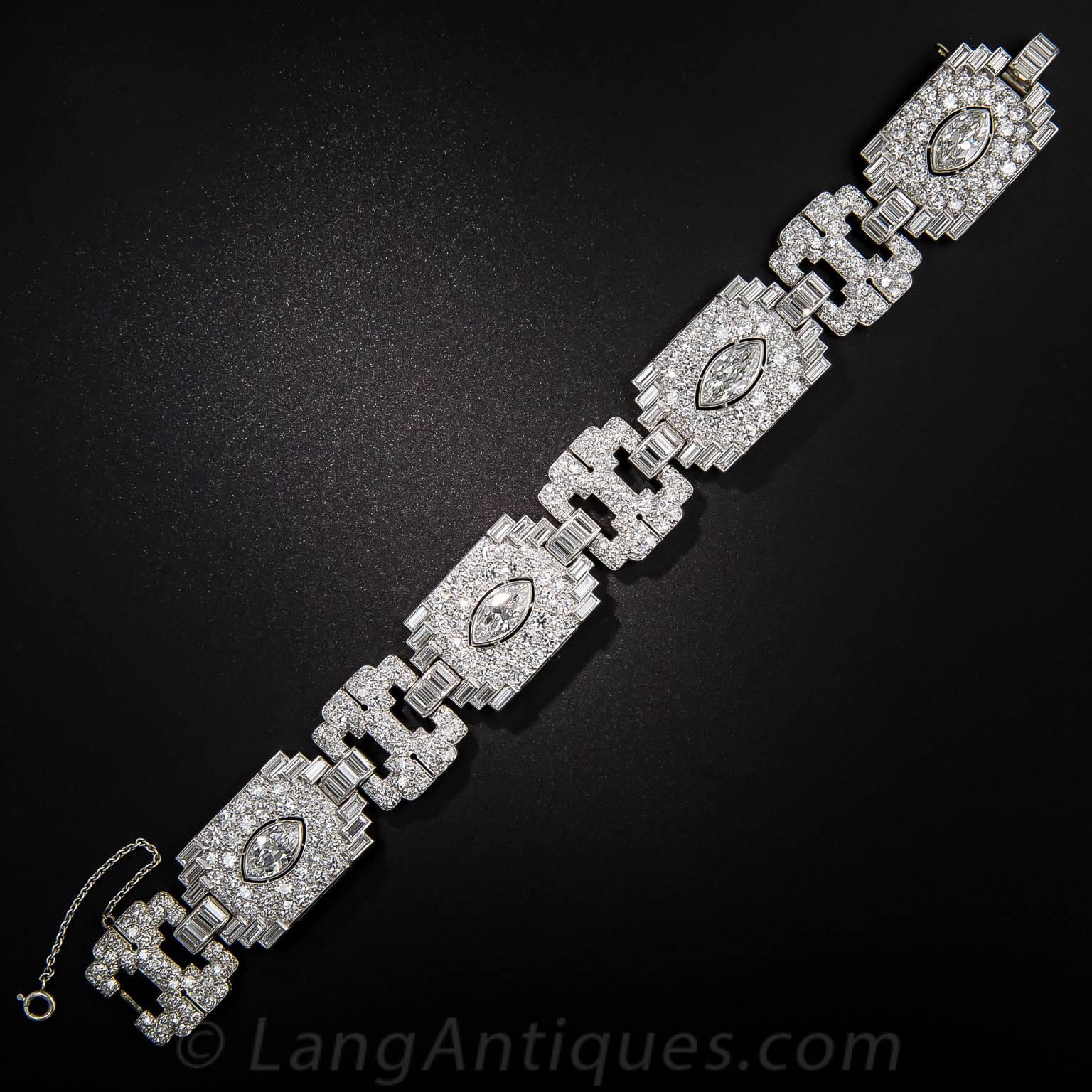 Art Deco Exceptional 23 Carats Diamonds Platinum Bracelet In Excellent Condition For Sale In San Francisco, CA