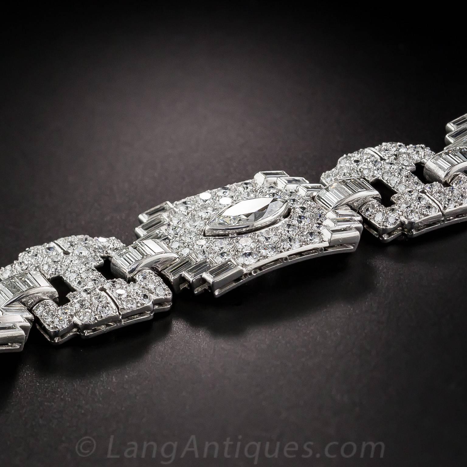 Women's or Men's Art Deco Exceptional 23 Carats Diamonds Platinum Bracelet For Sale