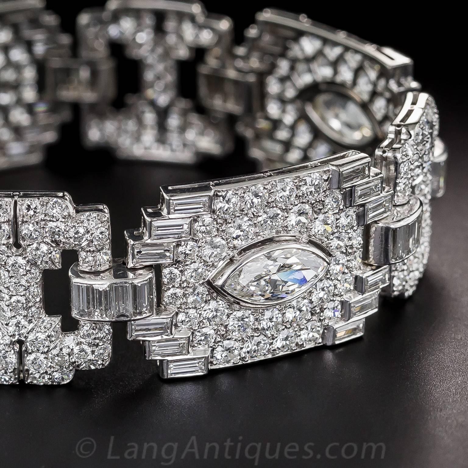 Art Deco Exceptional 23 Carats Diamonds Platinum Bracelet For Sale 1