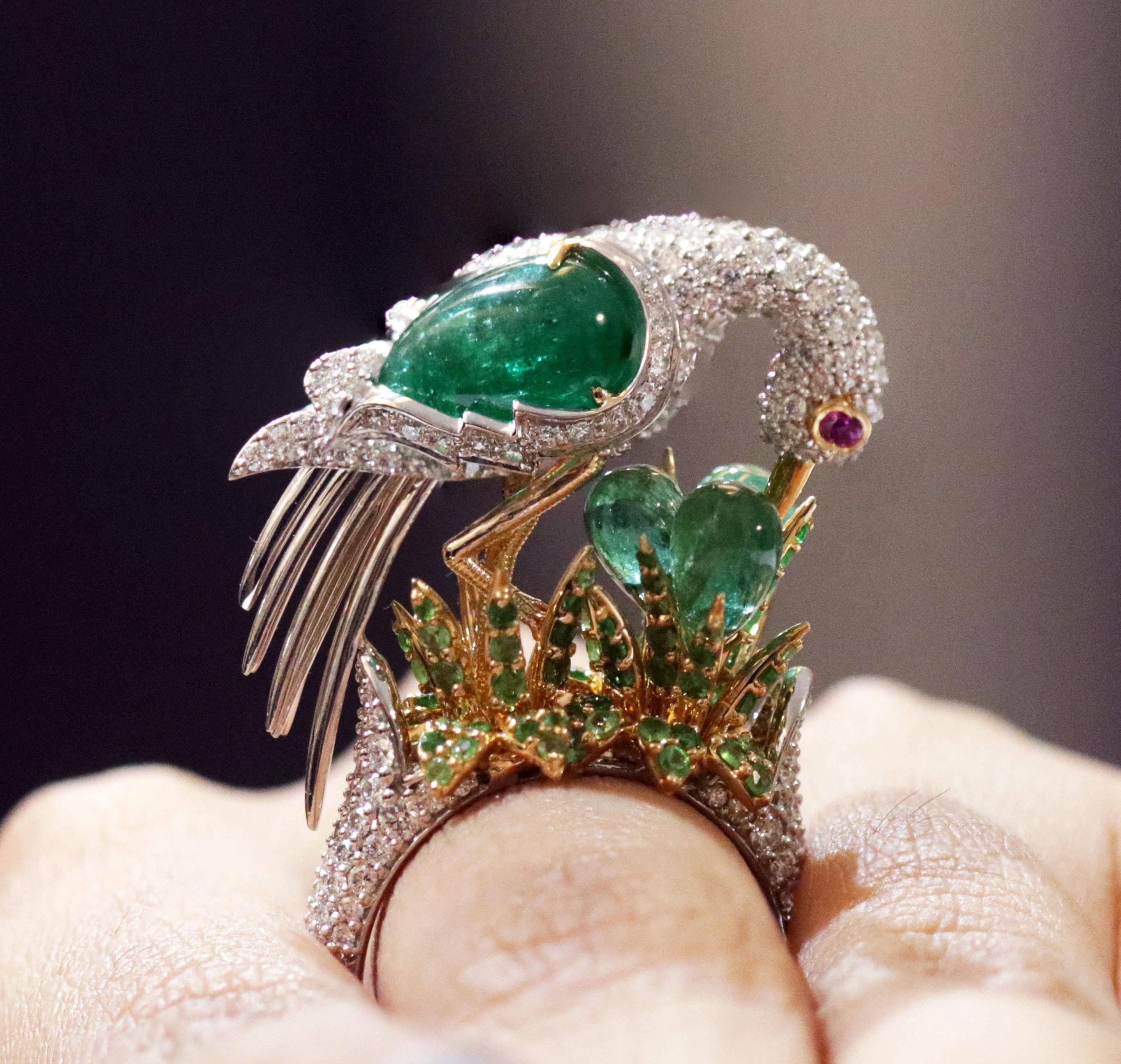Studio Rêves Crane Ring in 18K Gold and Diamonds with Emeralds and Tsavorites 3