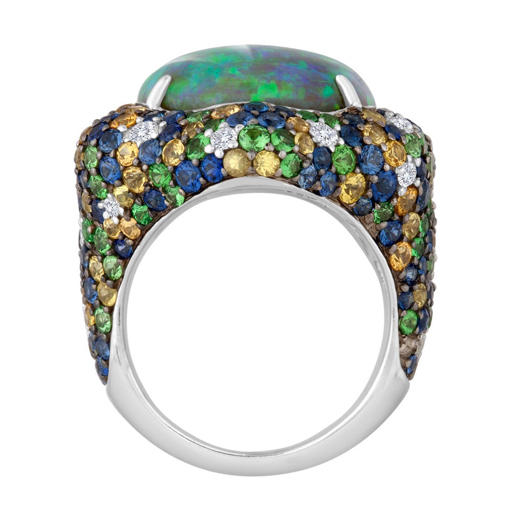 Australian Black Opal Gem-Set Gold Ring In New Condition For Sale In New York, NY