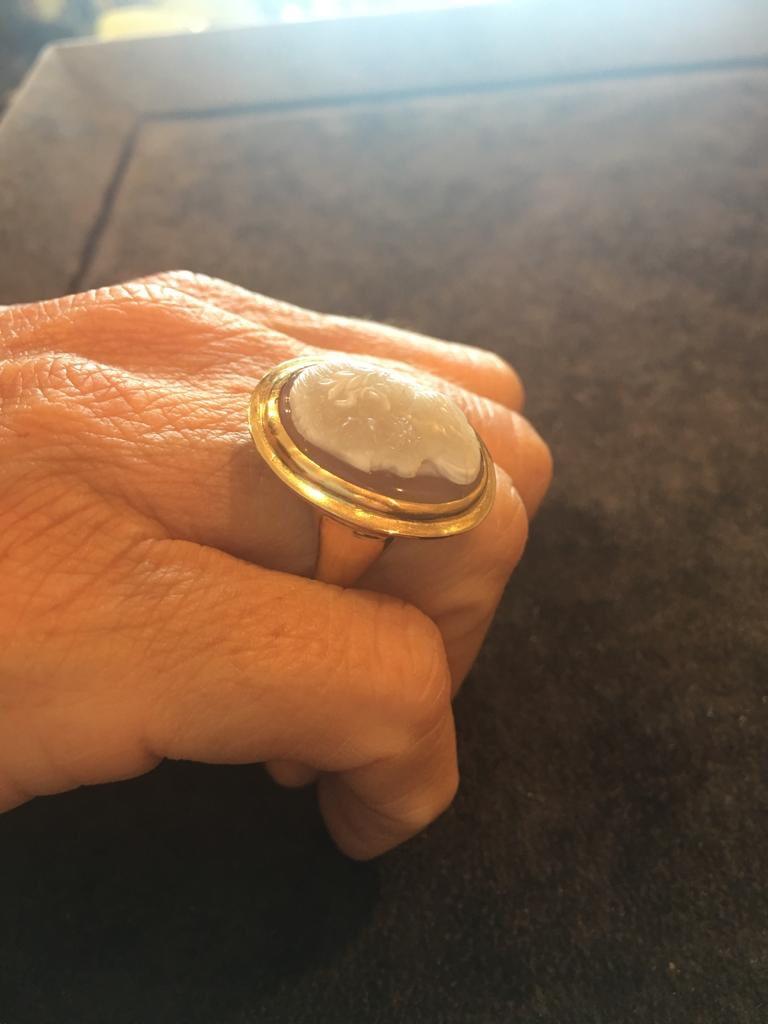 Kamee-Ring aus Gold und Achat aus dem 19. Jahrhundert im Zustand „Gut“ im Angebot in Firenze, IT