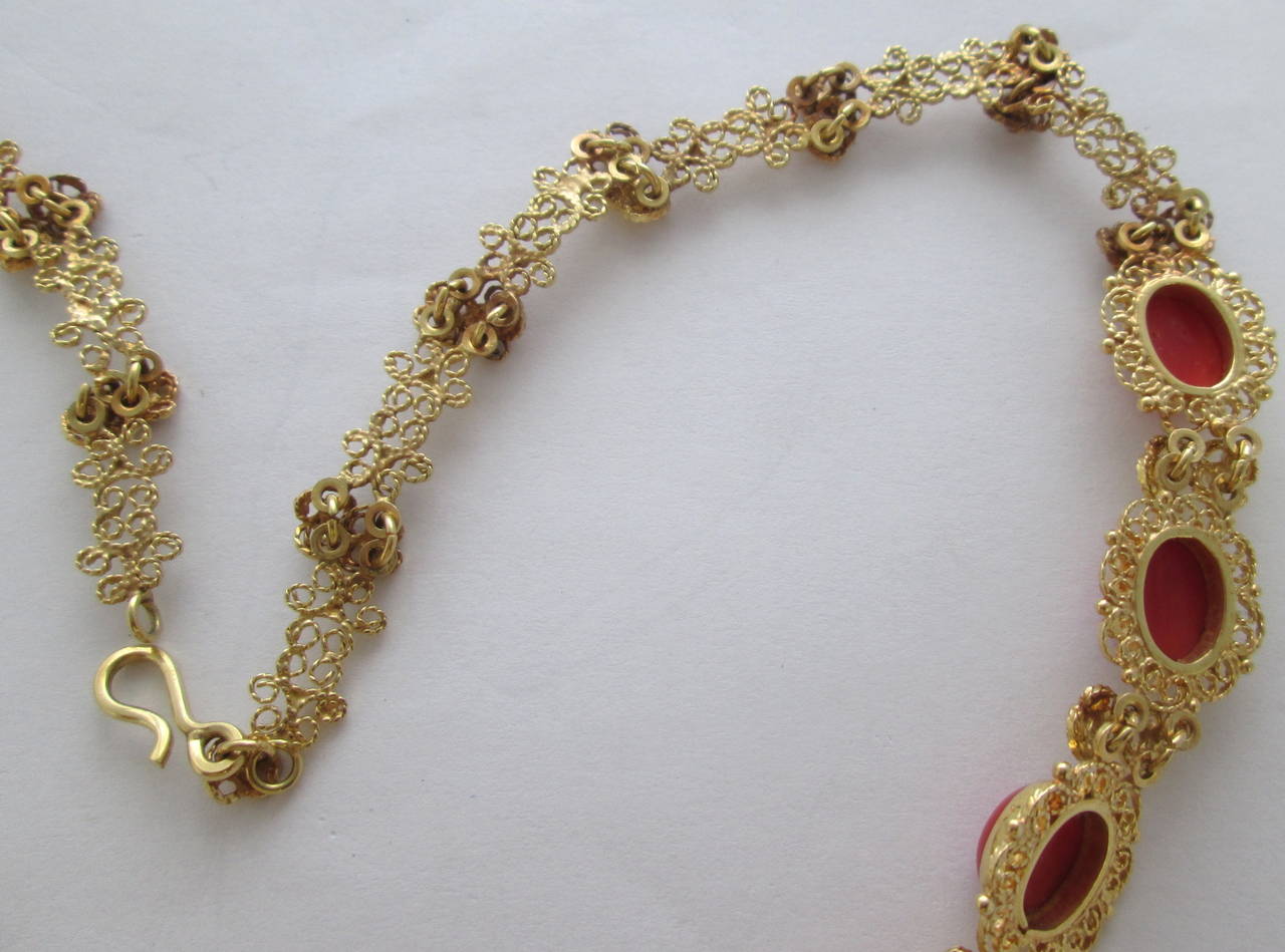 Retro Coral Gold Filigree Necklace