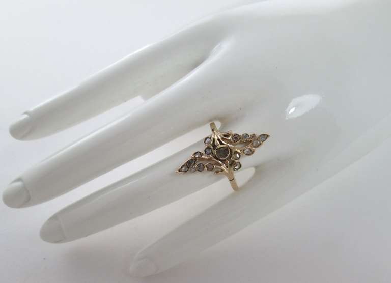 Antique Rose-cut Diamond Cluster Ring In Excellent Condition In Firenze, IT