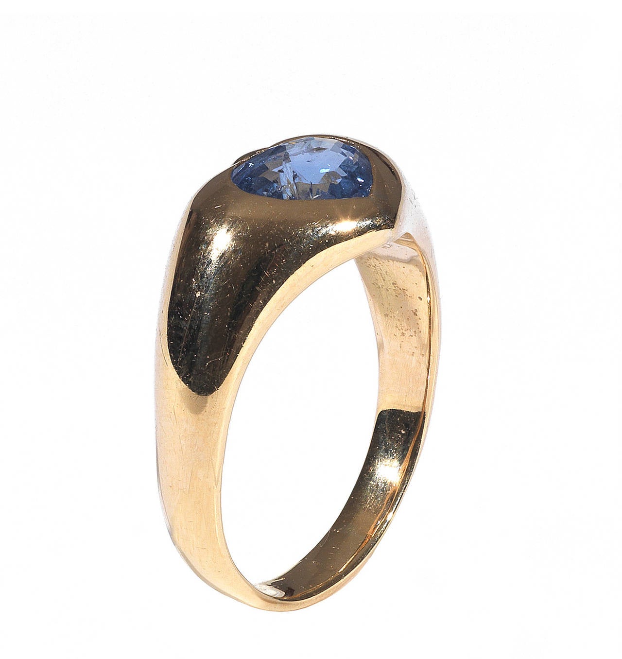 Classic yet prominent cocktail ring created by
Bulgari in Italy in the 1980's. It features an approx. 2.25 carat natural Ceylon heart-shape sapphire. The ring is made of yellow gold.

The ring is size 7 and can be re-sized if needed.