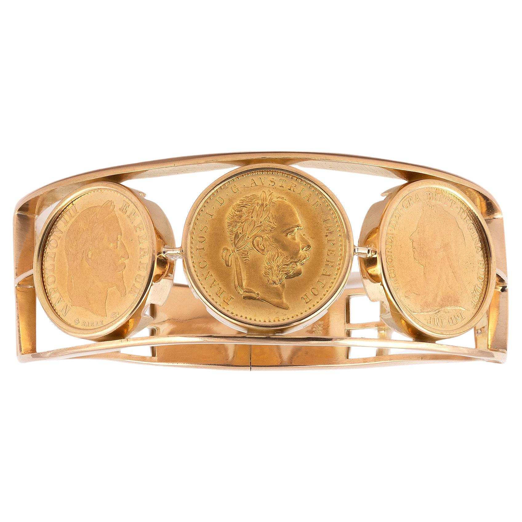 Gold sovereign shop bracelet